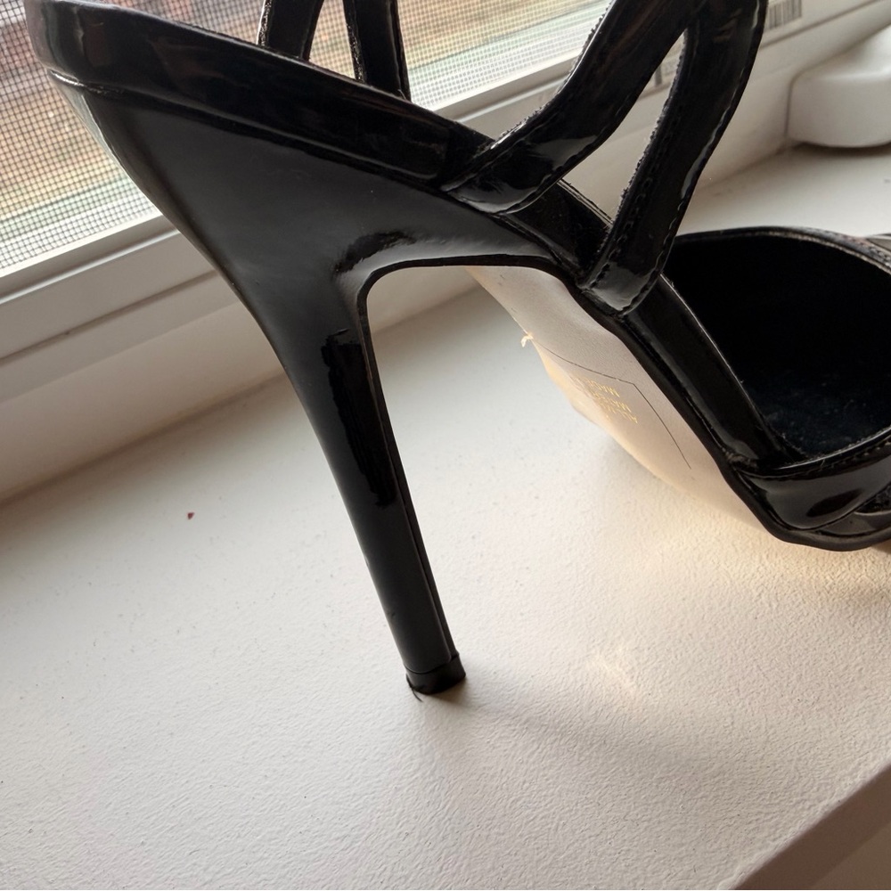 Frederick's of Hollywood Black Patent Heels - Picture 2 of 7